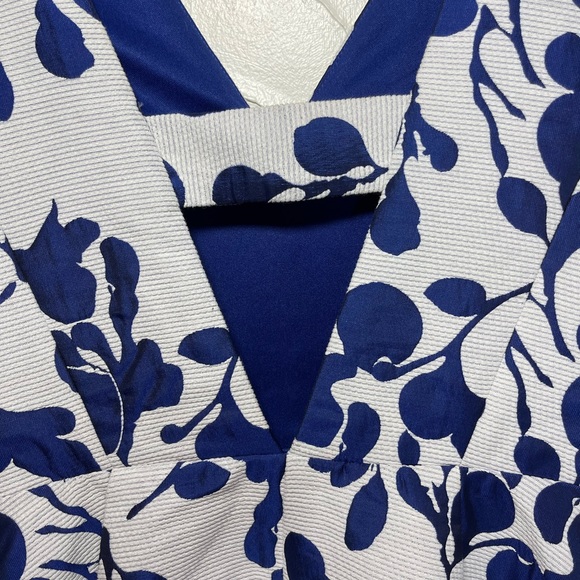 Betsey Johnson Floral Jacquard V-Neck Fit & Flare SZ 6 - Picture 9 of 16